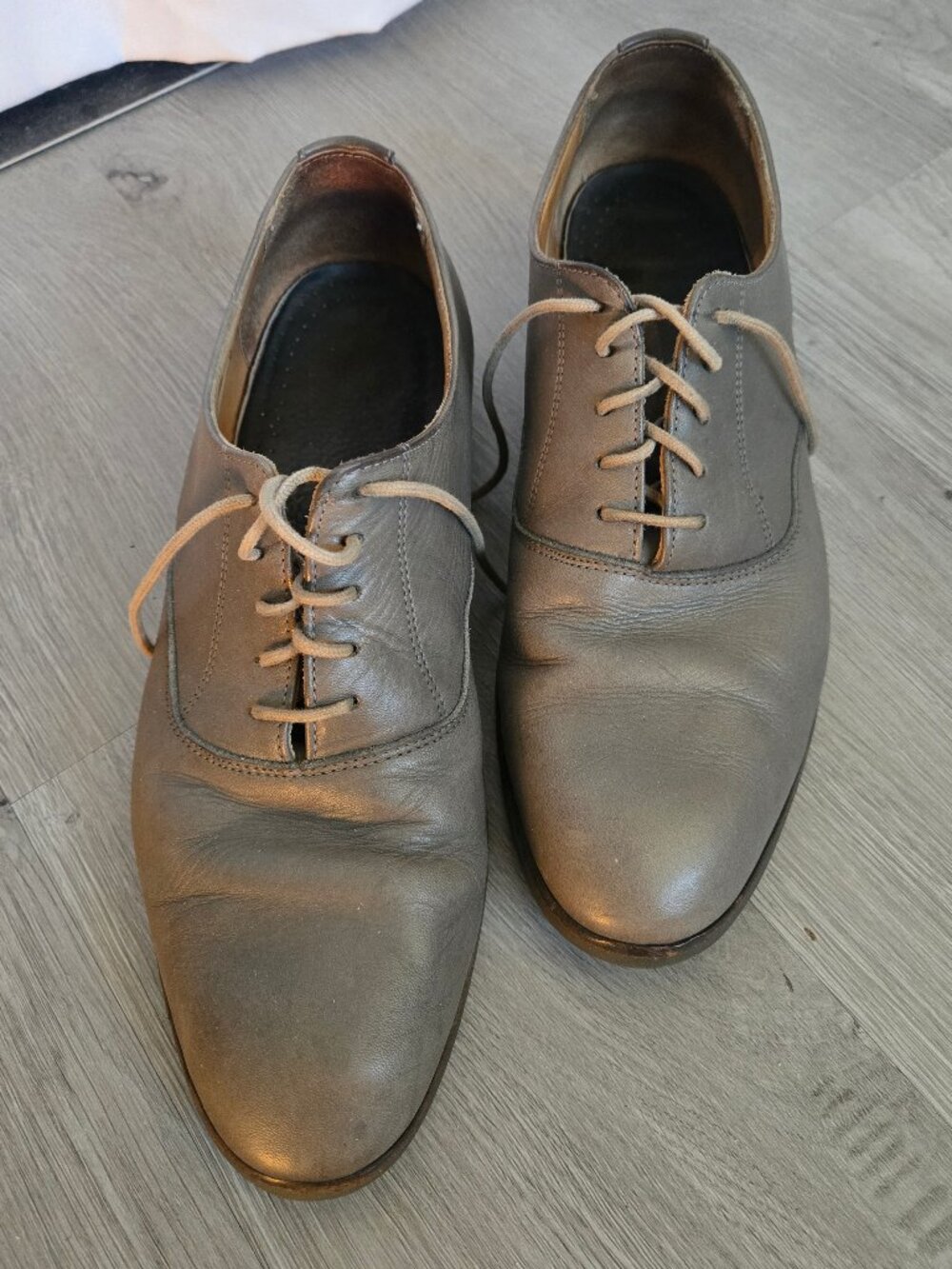 Roots gray leather oxfords